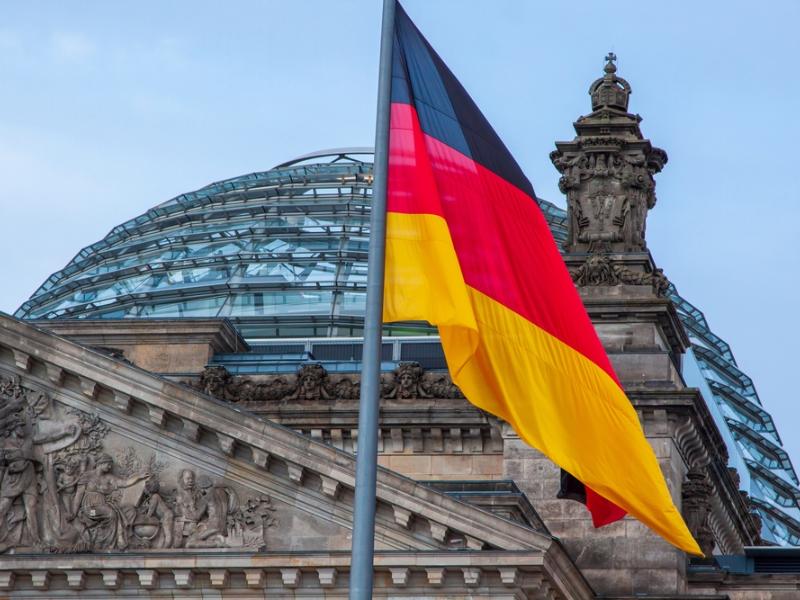 shutterstock_2508296357_Juan Garcia Hinojosa_Reichstagsgebäude_Frei
