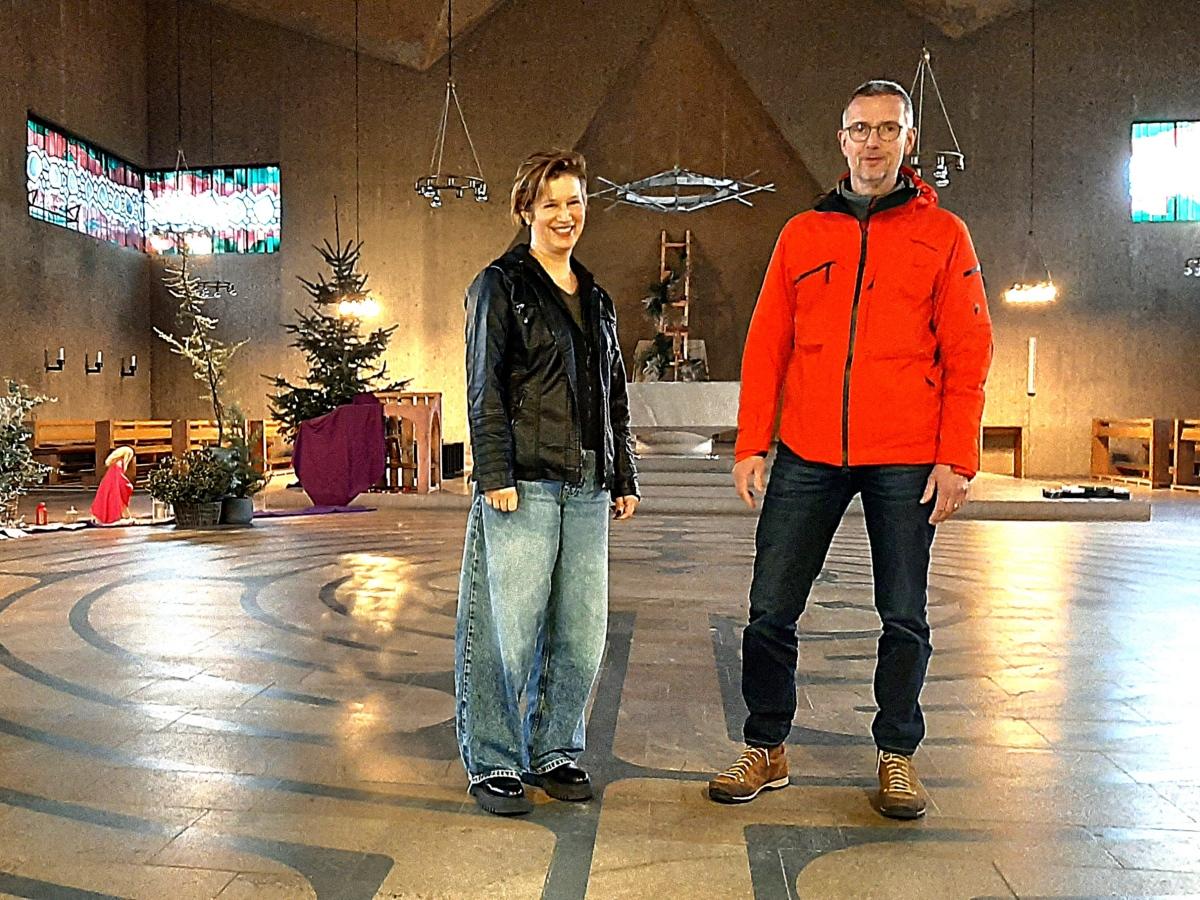 Dorothee Gockel und Markus Dörstel im 'Labyrinth' in St. Stephan, Brühl.