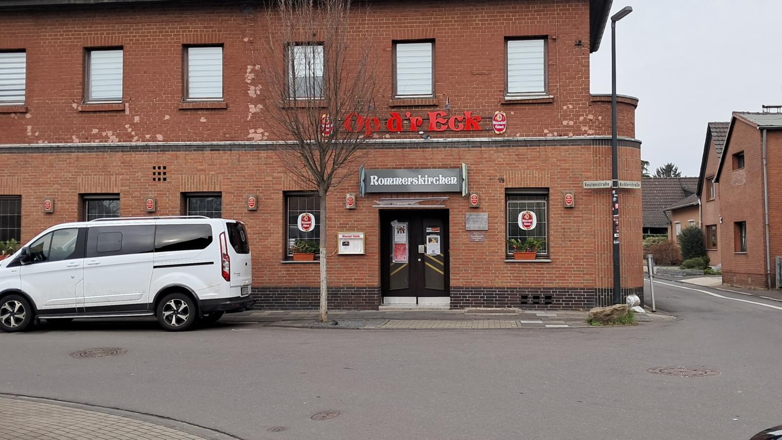 Von außen unscheinbar, drinnen viel Geselligkeit und Gemeinschaft: das Kulturgasthaus „Op d’r Eck