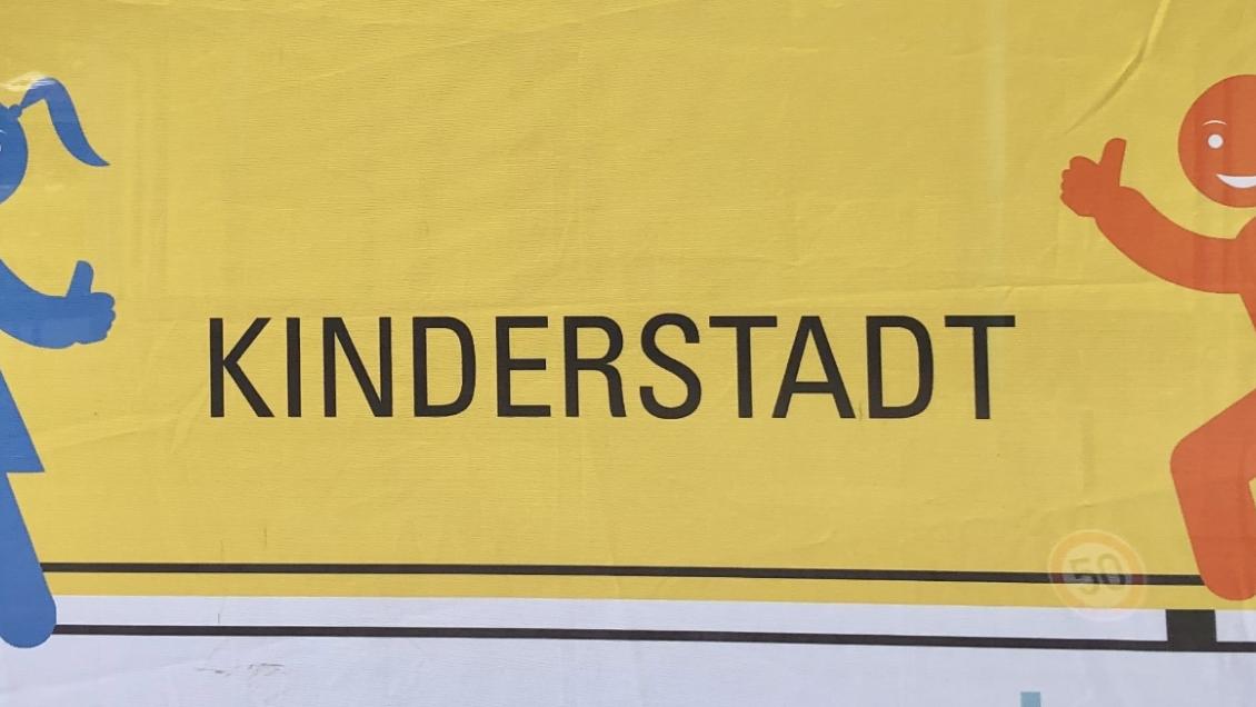 Auch in diesem Sommer finden wieder zahlreiche Kinderstädte statt, unter anderem auch in Hürth und in Bergheim. Das Foto machte Bernd HAmer für Himmel und Erde an Rhein und Erft für die Medienwerkstatt Katholisches Bildungsforum Rhein-Erft.
