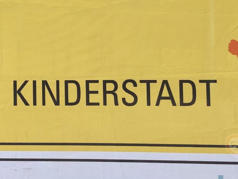 Auch in diesem Sommer finden wieder zahlreiche Kinderstädte statt, unter anderem auch in Hürth und in Bergheim. Das Foto machte Bernd HAmer für Himmel und Erde an Rhein und Erft für die Medienwerkstatt Katholisches Bildungsforum Rhein-Erft.