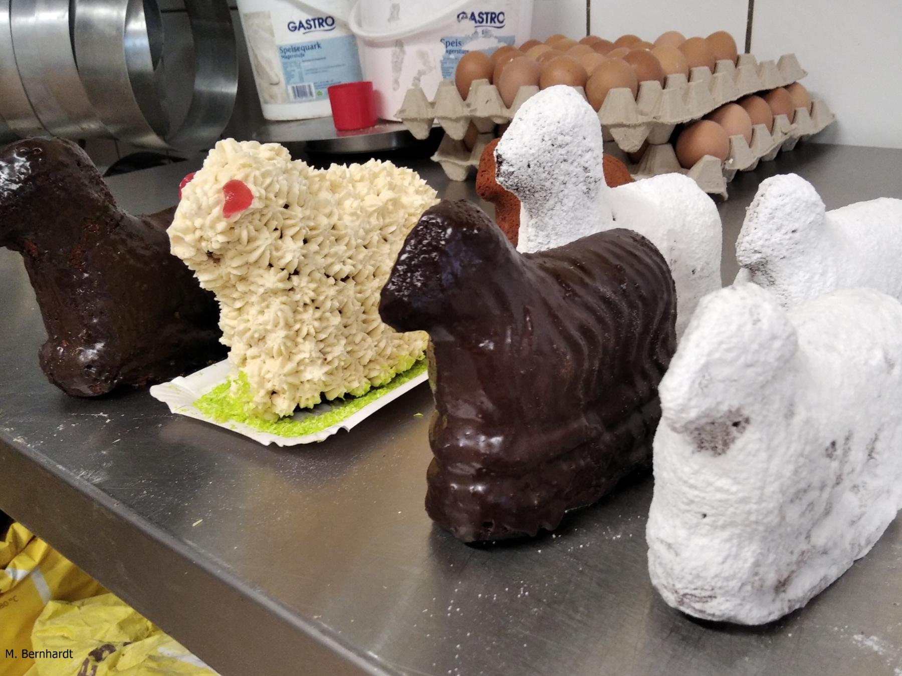 2022_04_18_H&ELokalfenster_OsterlämmerFastFertig