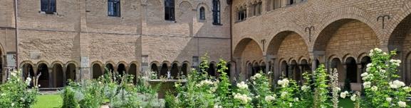 Kirchenführungen Innenhof