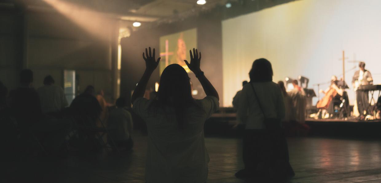 Anbetung bei Kommt und seht Fronleichnam 2025