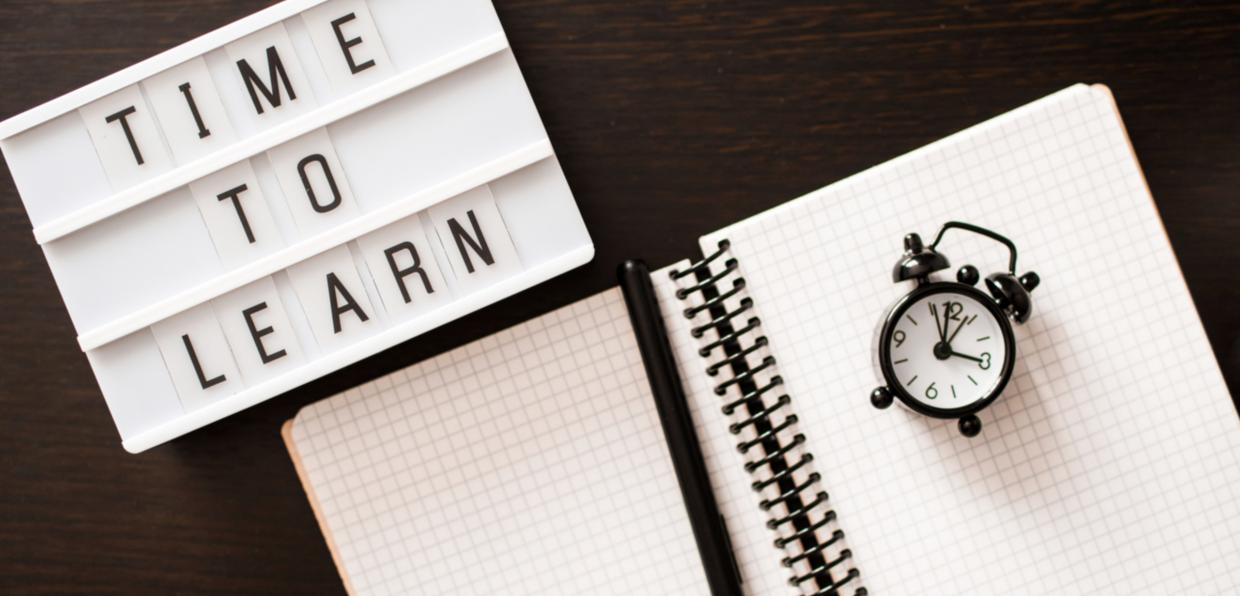 grafische Collage: 'Time to Learn' / 'Zeit zu lernen'