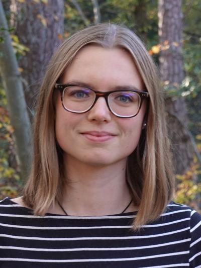 11.02.2026_Aposteln-Aula_Eileen Becker_Rechte-Eileen Becker (c) Eileen Becker 11.02.2026_Aposteln-Aula_Eileen Becker_Rechte-Eileen Becker