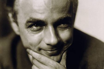 Erich_Kästner_by_Grete_Kolliner,_c._1930