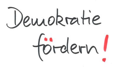 Schriftzug_Demokratie_fördern_Tü_Ausschnitt