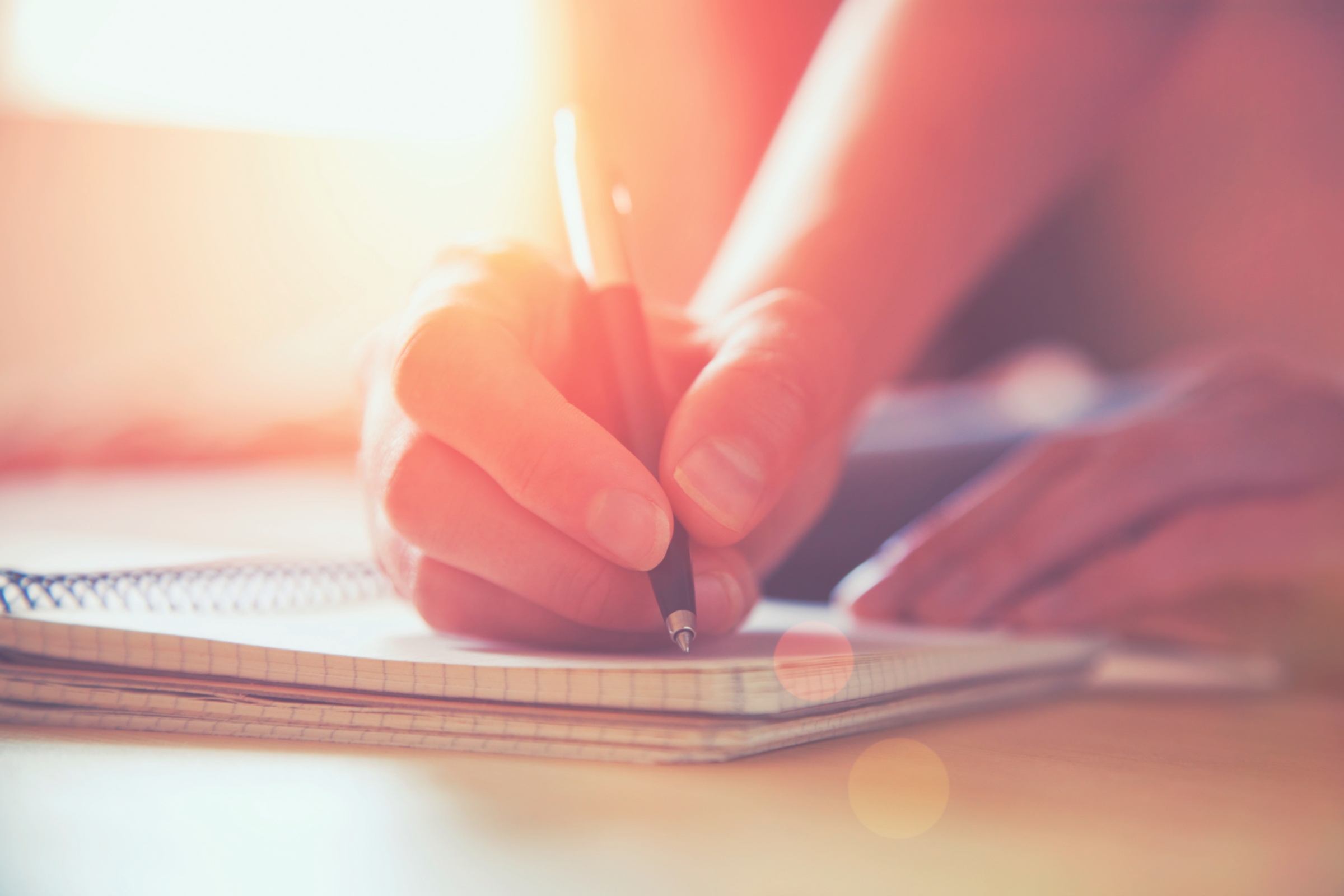 shutterstock-289584068-A. and I. Kruk-Schreibblock und Stift-frei