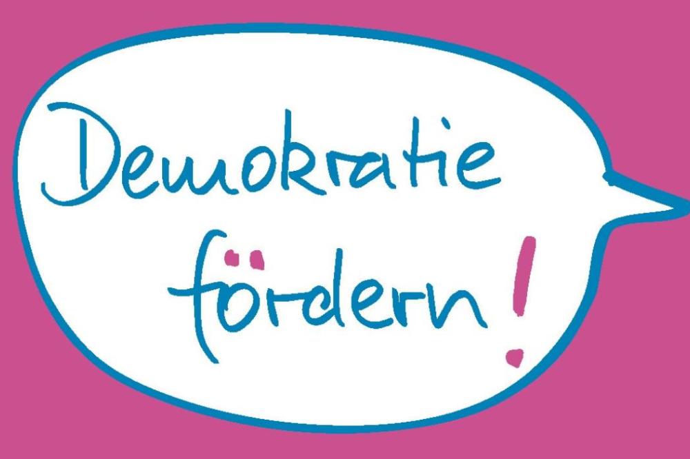 Demokratie-foerdern-blau-magenta.jpg_946701946