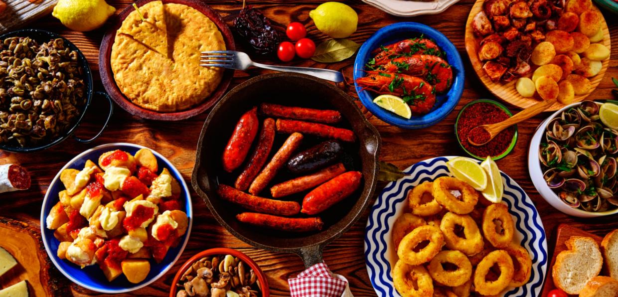 Spanische Tapas_bunte Schüsselchen