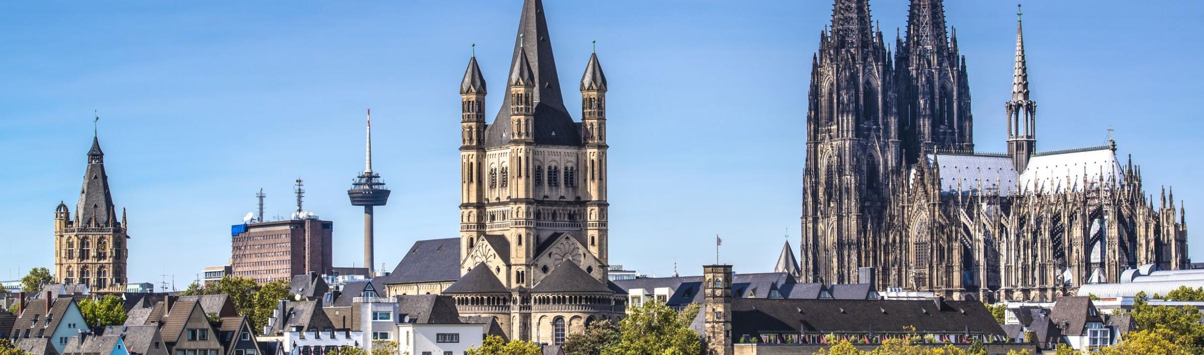 shutterstock_160118126-ESB-Professional-Kölnpanorama-frei_4MP