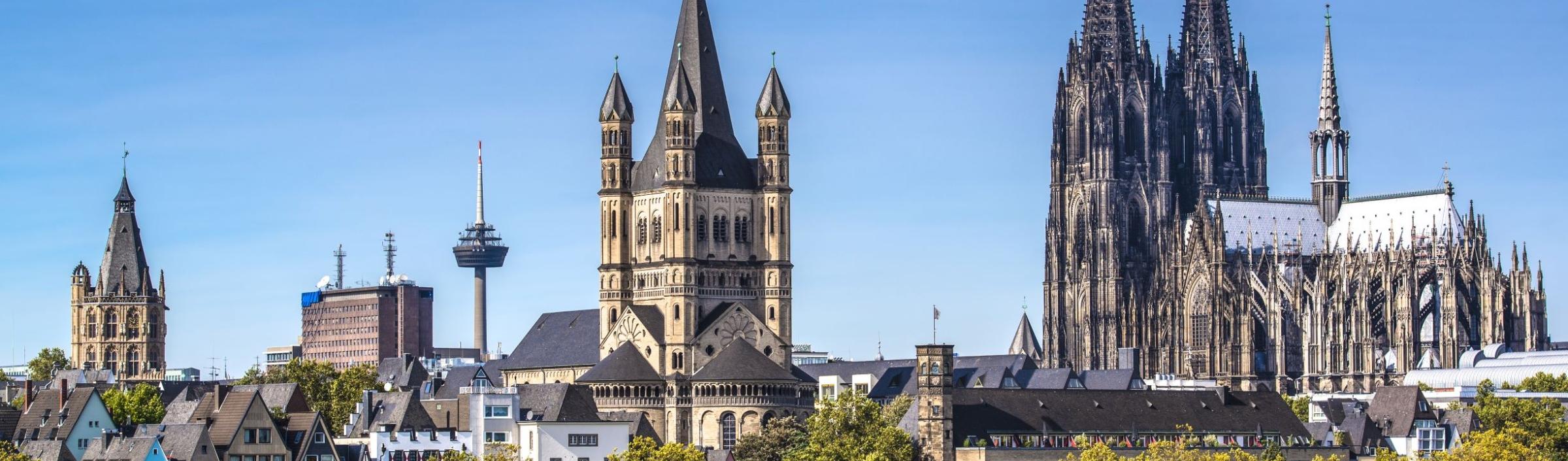 shutterstock_160118126-ESB-Professional-Kölnpanorama-frei_4MP